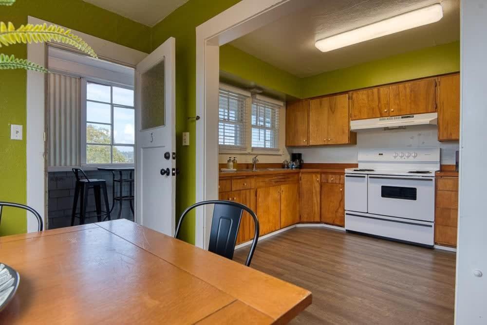 #Stayinmydistrict Historic Apartment Near Downtown Coos Bay Εξωτερικό φωτογραφία