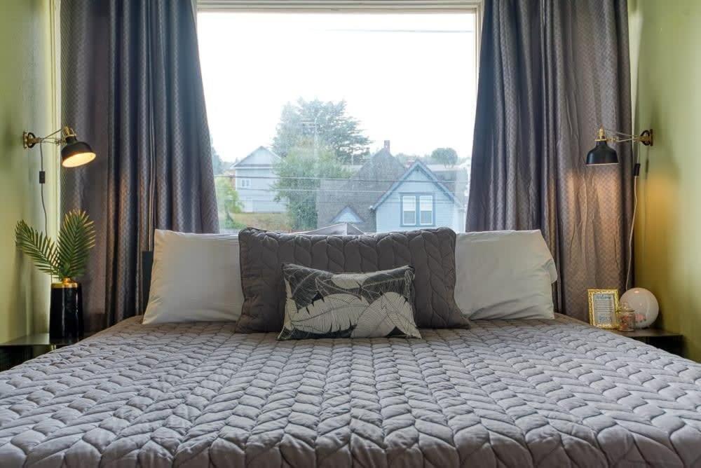 #Stayinmydistrict Historic Apartment Near Downtown Coos Bay Εξωτερικό φωτογραφία