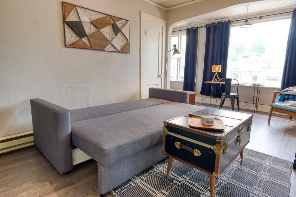 #Stayinmydistrict Historic Apartment Near Downtown Coos Bay Εξωτερικό φωτογραφία